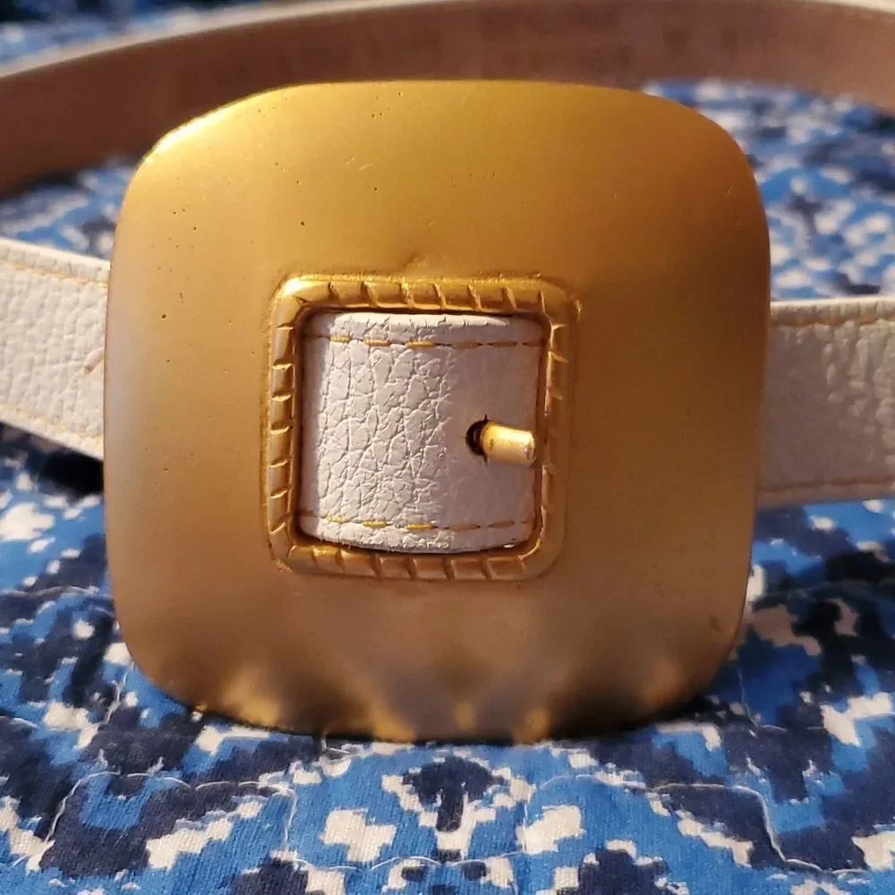 Vintage Jenny and the Boys White Leather Belt Size Medium Goldtone Square Buckle